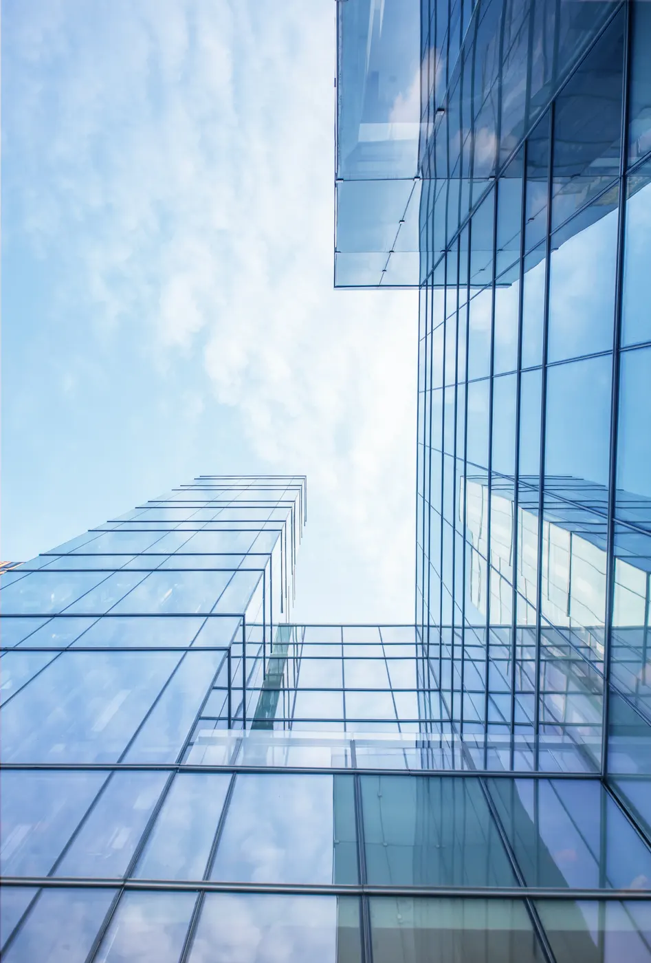 Streifenfreie Fensterreinigung an einer Glasfassade