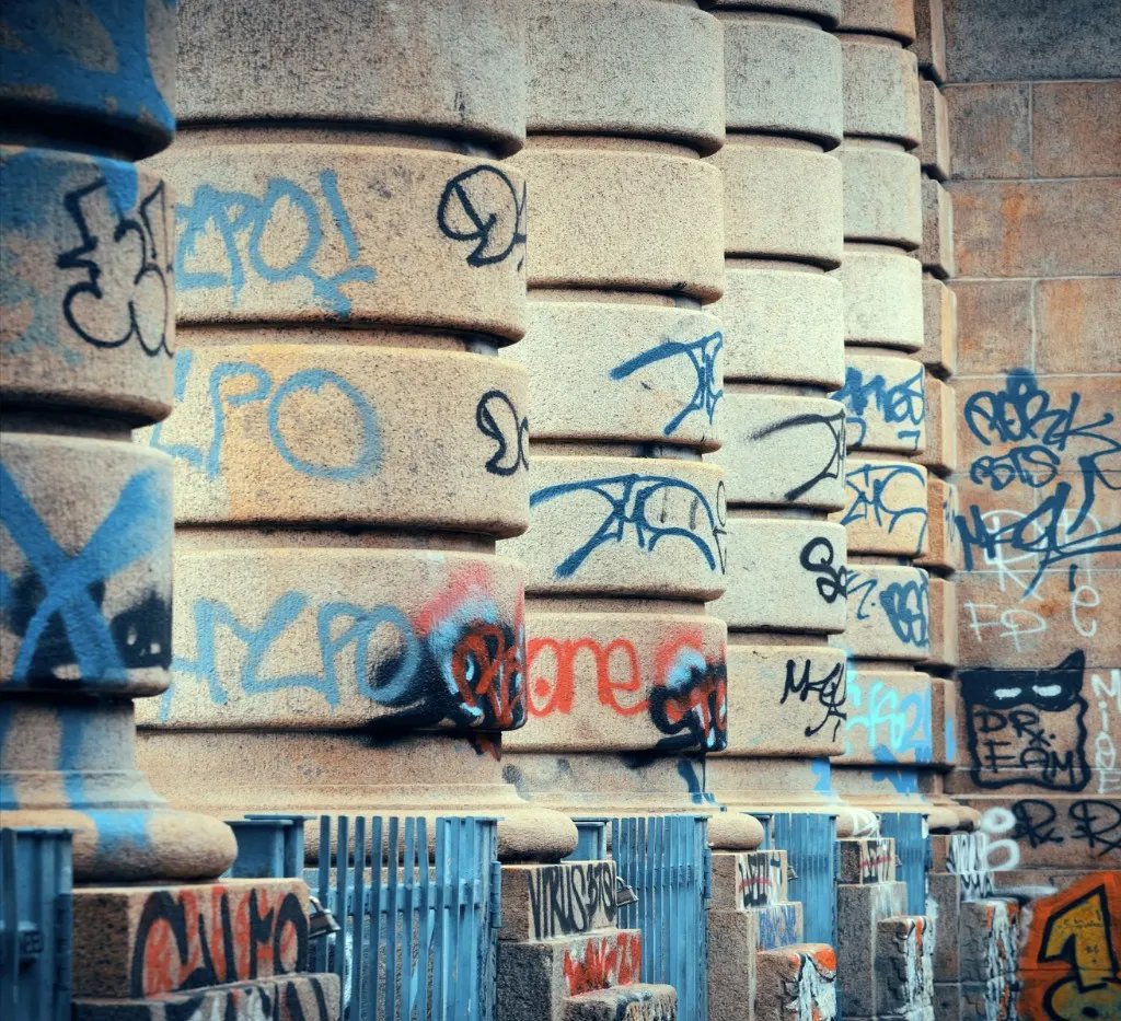 Vorher: mit Graffiti
